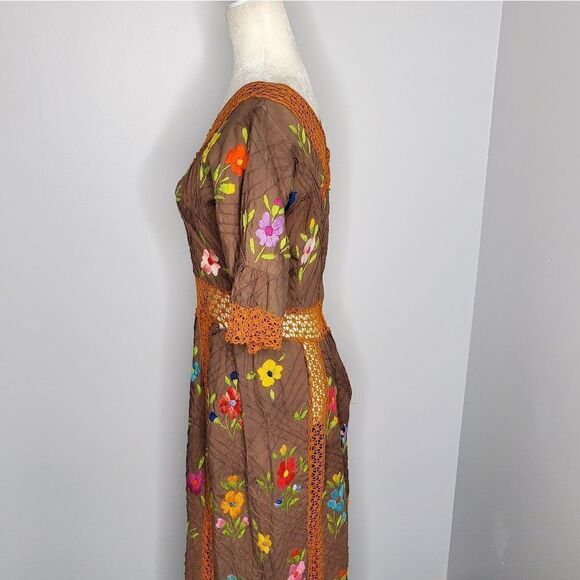 VINTAGE 70s dress‎ brown crochet embroidered bell sleeve maxi cottagecore M - Picture 3 of 10